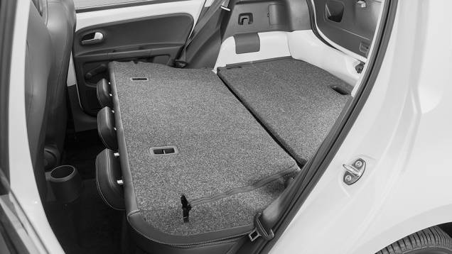  mas pode chegar a 976 litros com o encosto traseiro do encosto rebatido | <a href="https://beta-develop.quatrorodas.abril.com.br/carros/testes/volkswagen-up-773936.shtml" rel="migration">Leia mais</a>