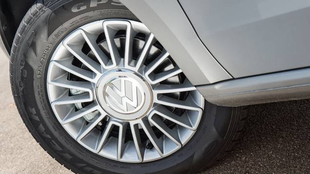 MOVE UP!: Nome da roda aro 14 &eacute; Amsterdan | <a href="https://beta-develop.quatrorodas.abril.com.br/carros/testes/volkswagen-up-773936.shtml" rel="migration">Leia mais</a>