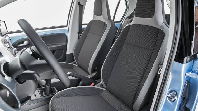 HIGH UP!: Bancos v&ecirc;m com apliques de couro | <a href="https://beta-develop.quatrorodas.abril.com.br/carros/testes/volkswagen-up-773936.shtml" rel="migration">Leia mais</a>