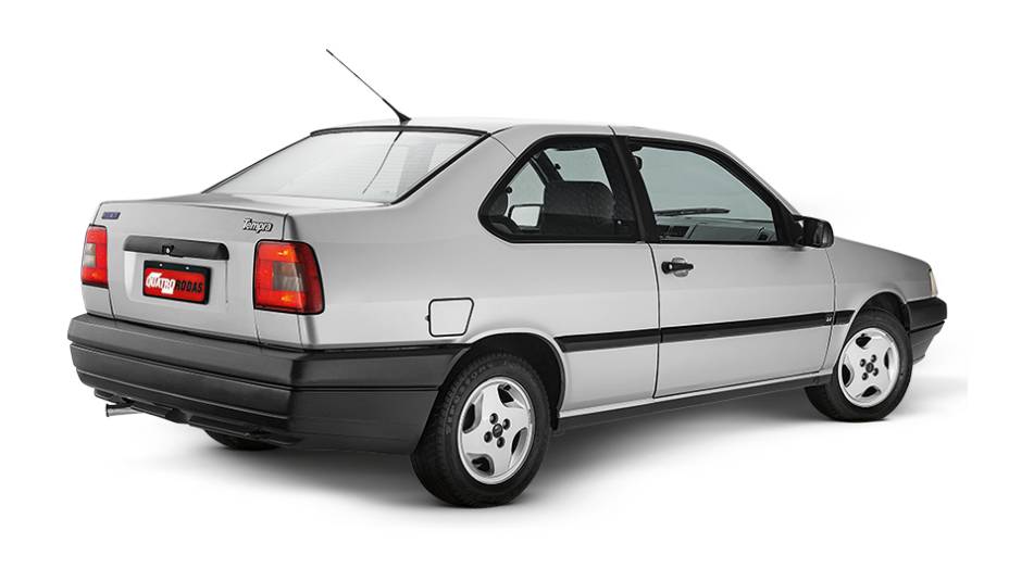 Traseira alta era uma raridade entre os sed&atilde;s da &eacute;poca | <a href="https://beta-develop.quatrorodas.abril.com.br/carros/classicos-brasileiros/fiat-tempra-2p-778240.shtml" rel="migration">Leia mais</a>