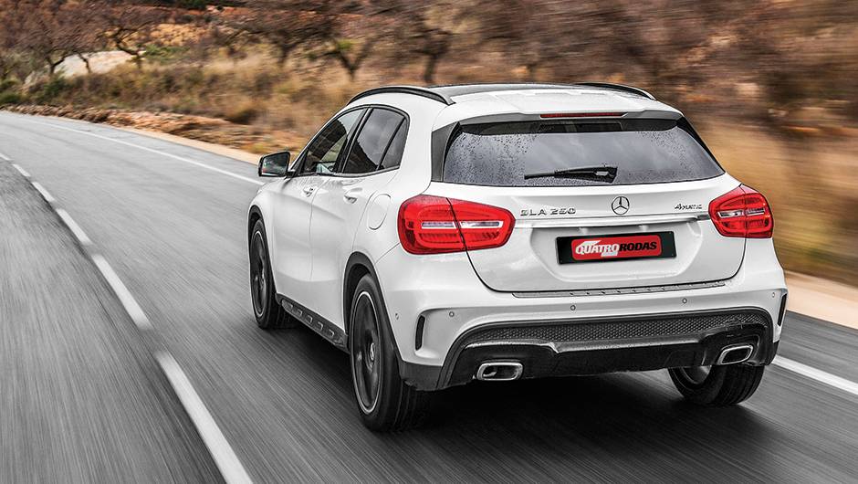 Apesar de perfil SUV, ele é só 1 cm mais alto que um Focus | <a href="https://beta-develop.quatrorodas.abril.com.br/carros/impressoes/mercedes-benz-gla-250-779014.shtml" rel="migration">Leia mais</a> Apesar de perfil SUV, ele é só 1 cm mais alto que um Focus | <a href="https://beta-develop.quatrorodas.abril.com.br/carros/impressoes/mercedes-benz-gla-250-779014.shtml" rel="migration">Leia mais</a>
