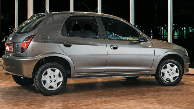 Celta &eacute; vendido nas vers&otilde;es LT e Advantage, com 2 ou 4 portas | <a href="https://beta-develop.quatrorodas.abril.com.br/carros/comparativos/hatches-compactos-entrada-779938.shtml" rel="migration">Leia mais</a>