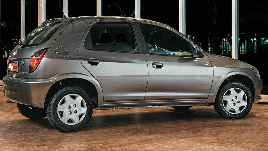 Celta é vendido nas versões LT e Advantage, com 2 ou 4 portas | <a href="https://beta-develop.quatrorodas.abril.com.br/carros/comparativos/hatches-compactos-entrada-779938.shtml" rel="migration">Leia mais</a> Celta é vendido nas versões LT e Advantage, com 2 ou 4 portas | <a href="https://beta-develop.quatrorodas.abril.com.br/carros/comparativos/hatches-compactos-entrada-779938.shtml" rel="migration">Leia mais</a>