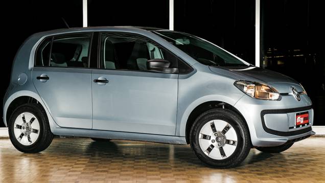 Take Up! &eacute; o mais barato, por&eacute;m fica mais caro quando ganha opcionais. Pe&ccedil;a com dire&ccedil;&atilde;o el&eacute;trica | <a href="https://beta-develop.quatrorodas.abril.com.br/carros/comparativos/hatches-compactos-entrada-779938.shtml" rel="migration">Leia mais</a>