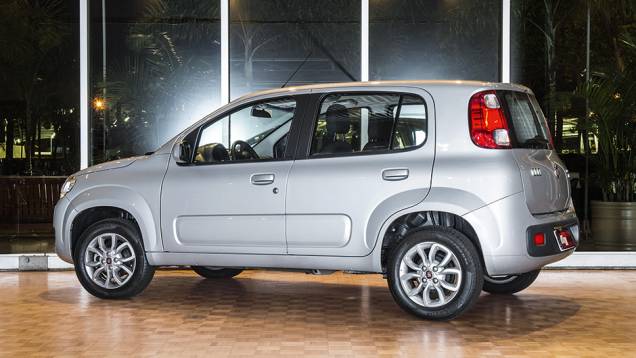 Uno enfrenta o Up! com duas motoriza&ccedil;&otilde;es, 1.0 e 1.4. O mais potente n&atilde;o compromete o consumo | <a href="https://beta-develop.quatrorodas.abril.com.br/carros/comparativos/hatches-compactos-entrada-779938.shtml" rel="migration">Leia mais</a>