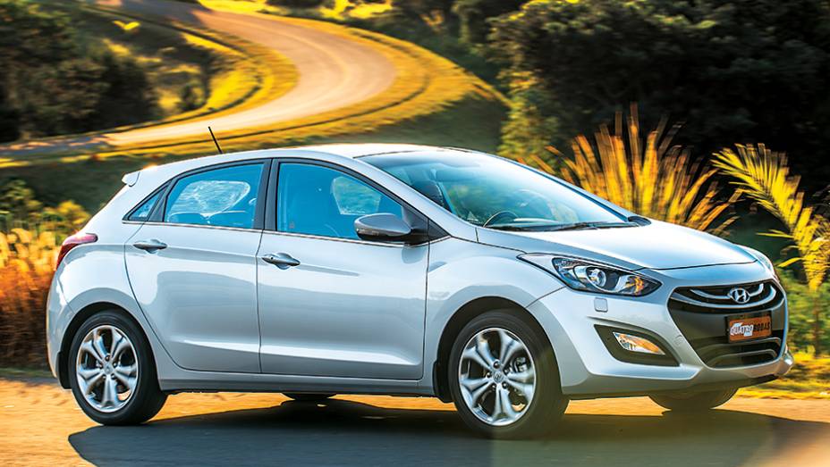 i30 com motor novo: nada de mudança visual | <a href="https://beta-develop.quatrorodas.abril.com.br/carros/impressoes/hyundai-i30-1-8-779010.shtml" rel="migration">Leia mais</a>