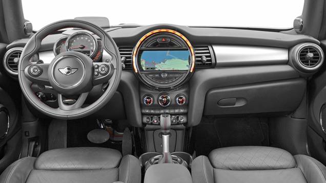 Saídas de ar circulares em volta do mostrador central deram lugar a discretos modelos retangulares | <a href="https://beta-develop.quatrorodas.abril.com.br/carros/impressoes/mini-cooper-s-779912.shtml" rel="migration">Leia mais</a> Saídas de ar circulares em volta do mostrador central deram lugar a discretos modelos retangulares | <a href="https://beta-develop.quatrorodas.abril.com.br/carros/impressoes/mini-cooper-s-779912.shtml" rel="migration">Leia mais</a>