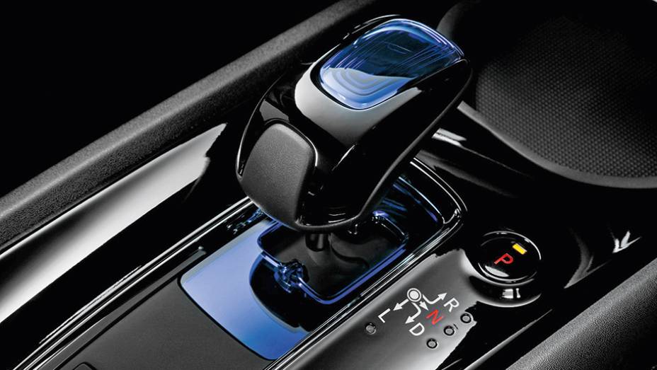 Freio de estacionamento &eacute; el&eacute;trico | <a href="https://beta-develop.quatrorodas.abril.com.br/carros/impressoes/honda-vezel-777550.shtml" rel="migration">Leia mais</a>
