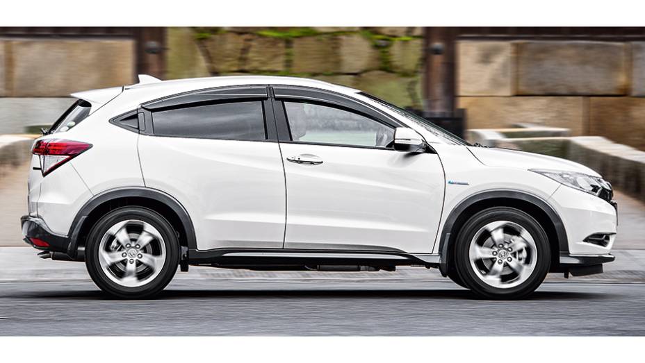 A ma&ccedil;aneta traseira fica embutida no batente | <a href="https://beta-develop.quatrorodas.abril.com.br/carros/impressoes/honda-vezel-777550.shtml" rel="migration">Leia mais</a>