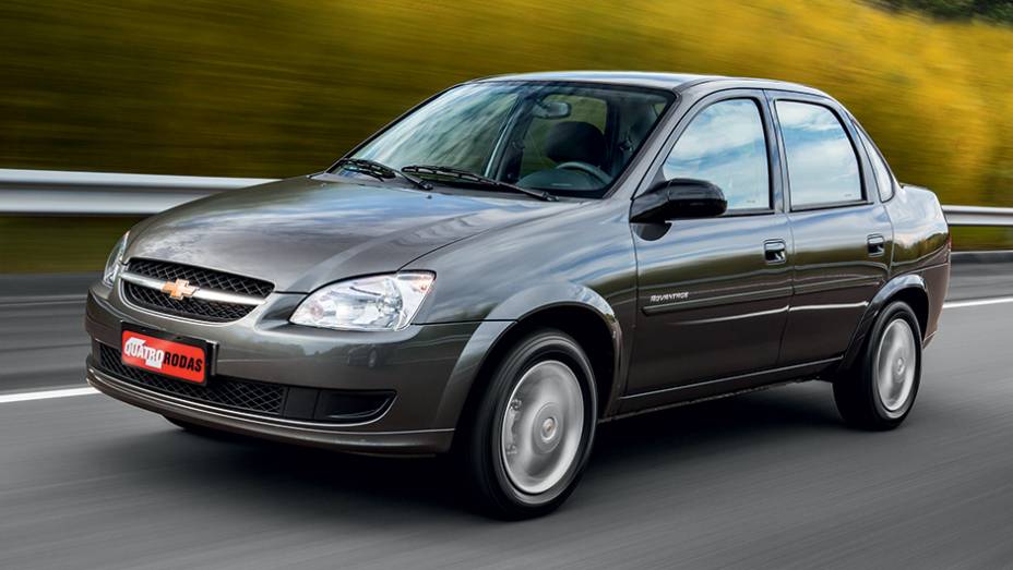 S&eacute;rie Advantage: rodas aro 14 e frisos nas portas | <a href="https://beta-develop.quatrorodas.abril.com.br/carros/impressoes/chevrolet-classic-advantage-1-0-780914.shtml" rel="migration">Leia mais</a>