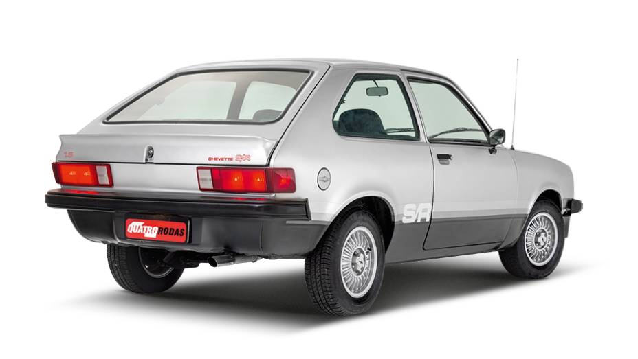 O aerofólio era o destaque na traseira do S/R | <a href="https://beta-develop.quatrorodas.abril.com.br/carros/classicos-brasileiros/chevrolet-chevette-s-r-782545.shtml" rel="migration">Leia mais</a>