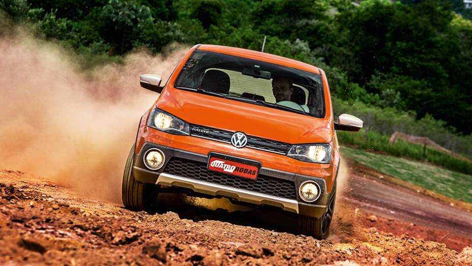 A cor Laranja Canyon é uma das novidades do catálogo 2015 | <a href="https://beta-develop.quatrorodas.abril.com.br/carros/testes/volkswagen-gol-rallye-782379.shtml" rel="migration">Leia mais</a>