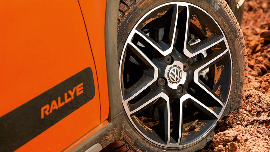 A roda de liga leve modelo torino é oferecida como opcional | <a href="https://beta-develop.quatrorodas.abril.com.br/carros/testes/volkswagen-gol-rallye-782379.shtml" rel="migration">Leia mais</a> A roda de liga leve modelo torino é oferecida como opcional | <a href="https://beta-develop.quatrorodas.abril.com.br/carros/testes/volkswagen-gol-rallye-782379.shtml" rel="migration">Leia mais</a>