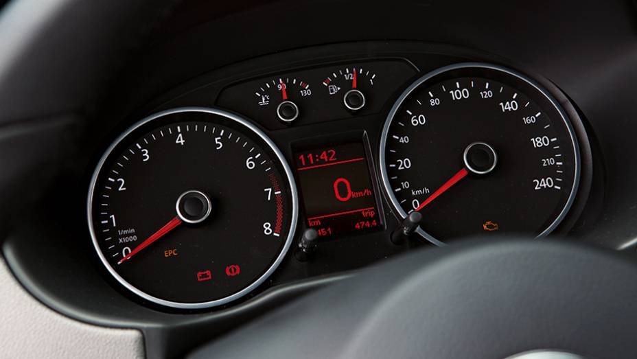 Painel tem indicador de troca de marchas | <a href="https://beta-develop.quatrorodas.abril.com.br/carros/testes/volkswagen-gol-rallye-782379.shtml" rel="migration">Leia mais</a> Painel tem indicador de troca de marchas | <a href="https://beta-develop.quatrorodas.abril.com.br/carros/testes/volkswagen-gol-rallye-782379.shtml" rel="migration">Leia mais</a>