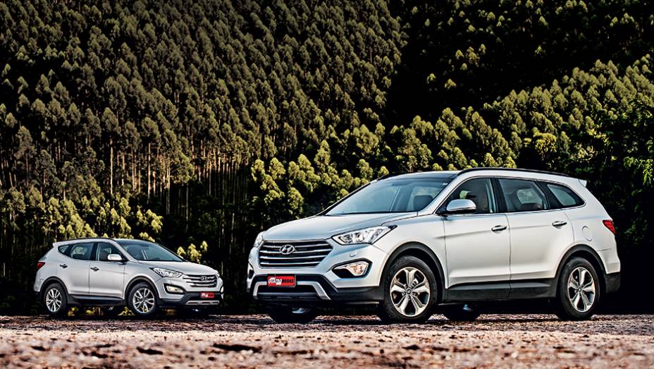 Faróis de neblina, para-choque e terceira coluna: poucas diferenças | <a href="https://beta-develop.quatrorodas.abril.com.br/carros/testes/hyundai-grand-santa-fe-782547.shtml" rel="migration">Leia mais</a>