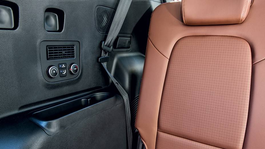 Só no Grand há ajuste de temperatura na terceira fila e
| <a href="https://beta-develop.quatrorodas.abril.com.br/carros/testes/hyundai-grand-santa-fe-782547.shtml" rel="migration">Leia mais</a> Só no Grand há ajuste de temperatura na terceira fila e
| <a href="https://beta-develop.quatrorodas.abril.com.br/carros/testes/hyundai-grand-santa-fe-782547.shtml" rel="migration">Leia mais</a>