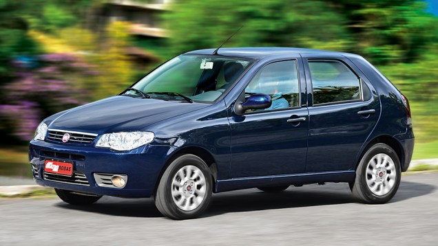 Linhas externas s&atilde;o as mesmas desde 2003 | <a href="https://beta-develop.quatrorodas.abril.com.br/carros/impressoes/fiat-palio-fire-780927.shtml" rel="migration">Leia mais</a>