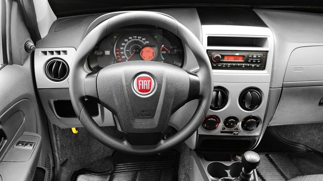 Fire trocou de painel e ganhou novas sa&iacute;das de ar | <a href="https://beta-develop.quatrorodas.abril.com.br/carros/impressoes/fiat-palio-fire-780927.shtml" rel="migration">Leia mais</a>