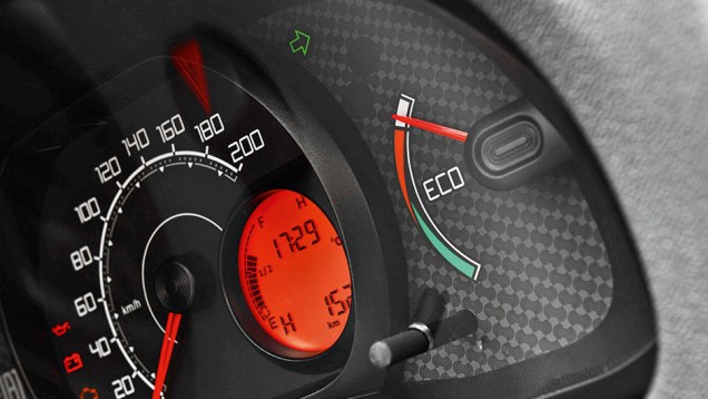 Econ&ocirc;metro ajuda a poupar combust&iacute;vel | <a href="https://beta-develop.quatrorodas.abril.com.br/carros/impressoes/fiat-palio-fire-780927.shtml" rel="migration">Leia mais</a>