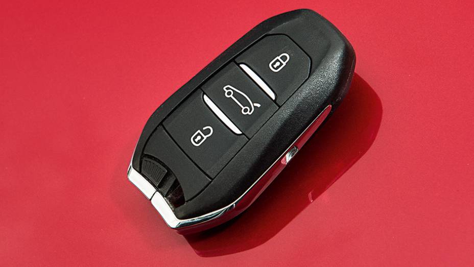 Chave presencial tem belo design | <a href="https://beta-develop.quatrorodas.abril.com.br/carros/comparativos/sedas-medios-783295.shtml" rel="migration">Leia mais</a> Chave presencial tem belo design | <a href="https://beta-develop.quatrorodas.abril.com.br/carros/comparativos/sedas-medios-783295.shtml" rel="migration">Leia mais</a>