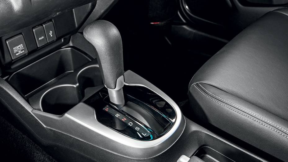 C&acirc;mbio &eacute; CVT, sem trocas manuais | <a href="https://beta-develop.quatrorodas.abril.com.br/carros/testes/honda-fit-exl-1-5-786780.shtml" rel="migration">Leia mais</a>