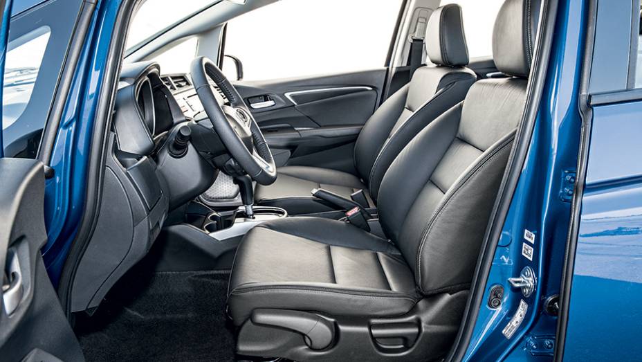 &Agrave; frente e | <a href="https://beta-develop.quatrorodas.abril.com.br/carros/testes/honda-fit-exl-1-5-786780.shtml" rel="migration">Leia mais</a>