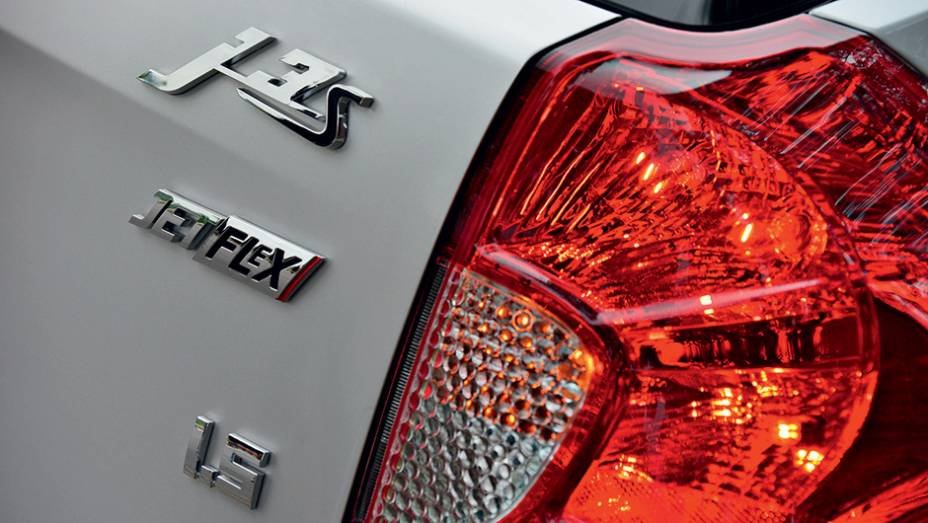 Logotipo J3 s lembra ideograma chinês | <a href="https://beta-develop.quatrorodas.abril.com.br/carros/impressoes/jac-j3-s-785154.shtml" rel="migration">Leia mais</a> Logotipo J3 s lembra ideograma chinês | <a href="https://beta-develop.quatrorodas.abril.com.br/carros/impressoes/jac-j3-s-785154.shtml" rel="migration">Leia mais</a>