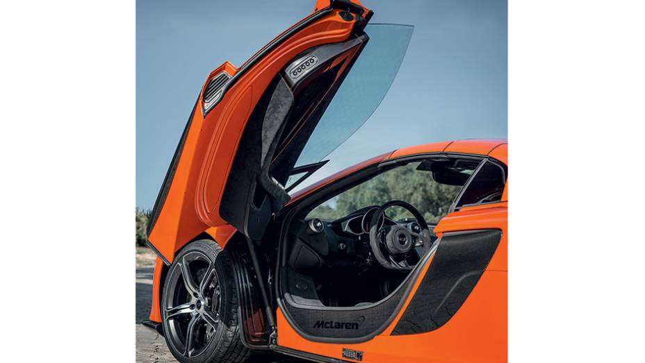 Para entrar, salte sobre o batente da porta | <a href="https://beta-develop.quatrorodas.abril.com.br/carros/impressoes/mclaren-650s-787311.shtml" rel="migration">Leia mais</a>