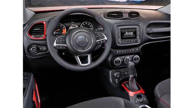 No interior, o design do painel mistura estilos: americano com italiano | <a href="https://beta-develop.quatrorodas.abril.com.br/reportagens/geral/vale-esperar-jeep-renegade-791986.shtml" rel="migration">Leia mais</a> No interior, o design do painel mistura estilos: americano com italiano | <a href="https://beta-develop.quatrorodas.abril.com.br/reportagens/geral/vale-esperar-jeep-renegade-791986.shtml" rel="migration">Leia mais</a>
