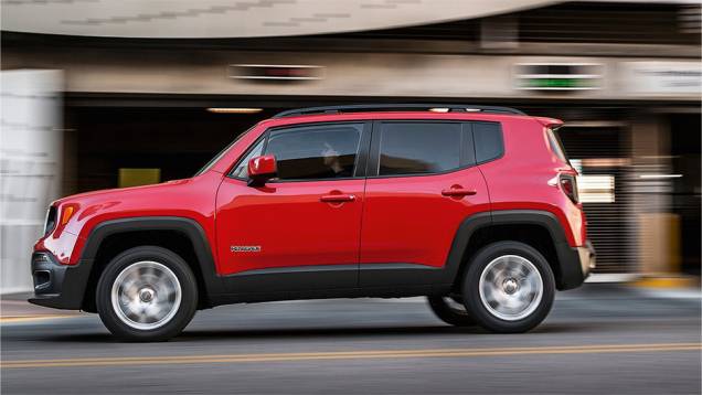 Coluna traseira larga e quadrada lembra o primo distante Fiat Uno | <a href="https://beta-develop.quatrorodas.abril.com.br/reportagens/geral/vale-esperar-jeep-renegade-791986.shtml" rel="migration">Leia mais</a> Coluna traseira larga e quadrada lembra o primo distante Fiat Uno | <a href="https://beta-develop.quatrorodas.abril.com.br/reportagens/geral/vale-esperar-jeep-renegade-791986.shtml" rel="migration">Leia mais</a>