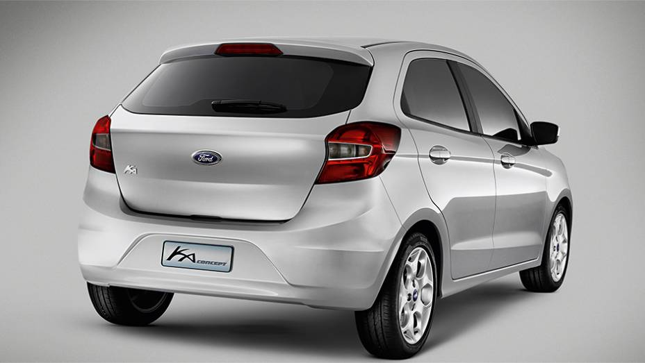 Traseira do novo Ka hatch lembra a de um de seus rivais, o Onix | <a href="https://beta-develop.quatrorodas.abril.com.br/reportagens/geral/vale-esperar-novo-ford-ka-790463.shtml" rel="migration">Leia mais</a>