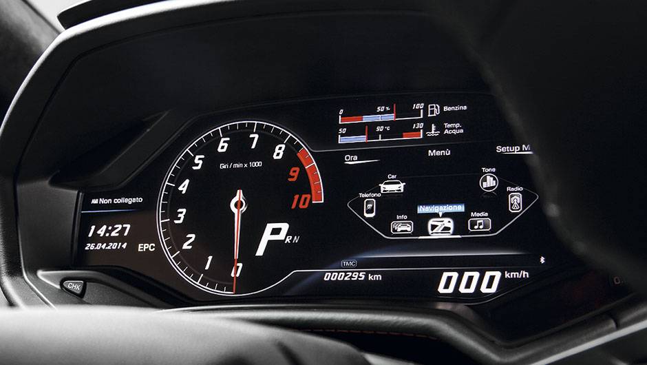 Tela digital &eacute; configur&aacute;vel | <a href="https://beta-develop.quatrorodas.abril.com.br/carros/impressoes/lamborghini-huracan-795058.shtml" rel="migration">Leia mais</a>