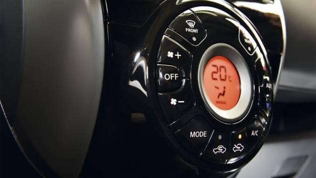 Novo ar-condicionado adotou regulagens digitais | <a href="https://beta-develop.quatrorodas.abril.com.br/carros/testes/nissan-march-792698.shtml" rel="migration">Leia mais</a> Novo ar-condicionado adotou regulagens digitais | <a href="https://beta-develop.quatrorodas.abril.com.br/carros/testes/nissan-march-792698.shtml" rel="migration">Leia mais</a>