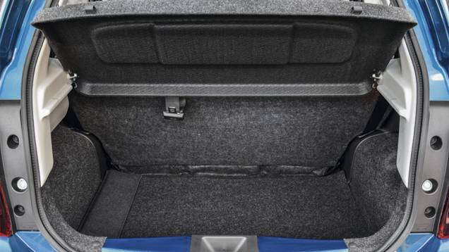 No porta-malas, 265 litros | <a href="https://beta-develop.quatrorodas.abril.com.br/carros/testes/nissan-march-792698.shtml" rel="migration">Leia mais</a> No porta-malas, 265 litros | <a href="https://beta-develop.quatrorodas.abril.com.br/carros/testes/nissan-march-792698.shtml" rel="migration">Leia mais</a>