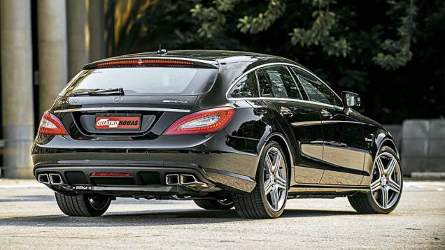 Teto descendente limita espaço atrás, mas realça esportividade | <a href="https://beta-develop.quatrorodas.abril.com.br/carros/impressoes/mercedes-benz-cls-63-amg-shooting-brake-795060.shtml" rel="migration">Leia mais</a> Teto descendente limita espaço atrás, mas realça esportividade | <a href="https://beta-develop.quatrorodas.abril.com.br/carros/impressoes/mercedes-benz-cls-63-amg-shooting-brake-795060.shtml" rel="migration">Leia mais</a>