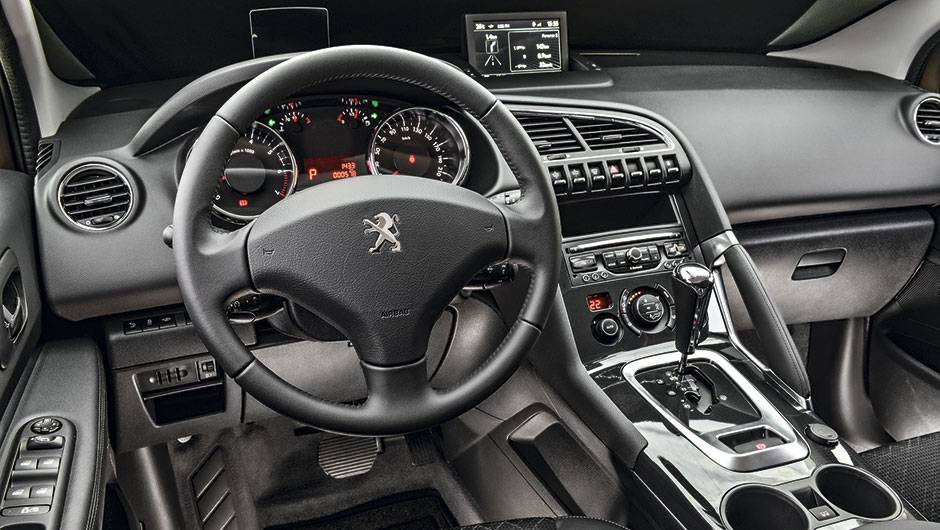 Sem mudanças no interior: bom acabamento e muitos porta-trecos | <a href="https://beta-develop.quatrorodas.abril.com.br/carros/impressoes/peugeot-3008-791963.shtml" rel="migration">Leia mais</a> Sem mudanças no interior: bom acabamento e muitos porta-trecos | <a href="https://beta-develop.quatrorodas.abril.com.br/carros/impressoes/peugeot-3008-791963.shtml" rel="migration">Leia mais</a>