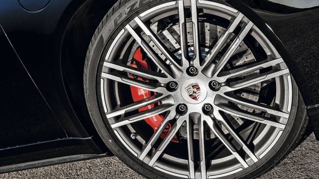 | <a href="https://beta-develop.quatrorodas.abril.com.br/carros/testes/porscshe-911-turbo-795081.shtml" rel="migration">Leia mais</a> | <a href="https://beta-develop.quatrorodas.abril.com.br/carros/testes/porscshe-911-turbo-795081.shtml" rel="migration">Leia mais</a>
