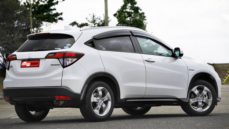 Linha do teto tem caimento de cup&ecirc; | <a href="https://beta-develop.quatrorodas.abril.com.br/reportagens/geral/vale-esperar-honda-vezel-793591.shtml" rel="migration">Leia mais</a>