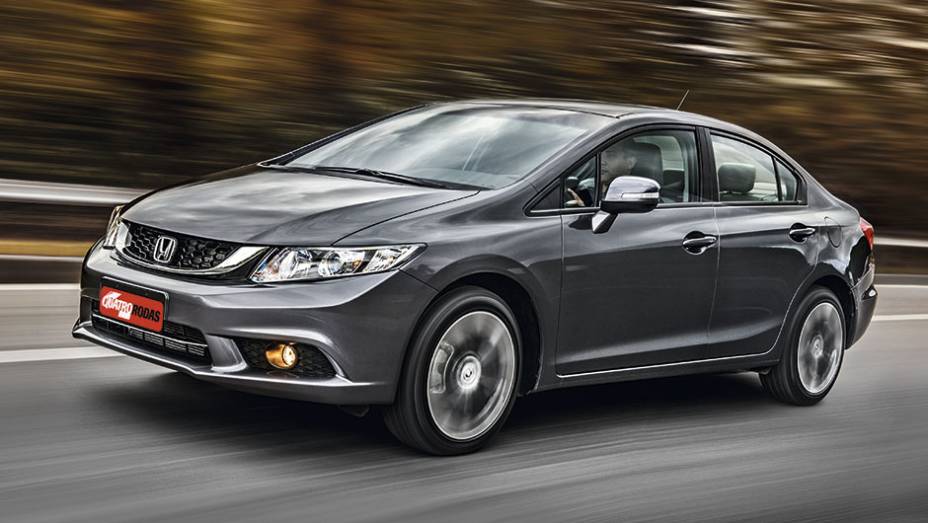 Civic 2015 sofreu leves mudanças na dianteira | <a href="https://beta-develop.quatrorodas.abril.com.br/carros/impressoes/honda-civic-2015-797583.shtml" rel="migration">Leia mais</a> Civic 2015 sofreu leves mudanças na dianteira | <a href="https://beta-develop.quatrorodas.abril.com.br/carros/impressoes/honda-civic-2015-797583.shtml" rel="migration">Leia mais</a>