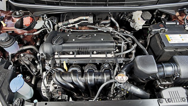 1.6 16V do HB20 tem comando vari&aacute;vel | <a href="https://beta-develop.quatrorodas.abril.com.br/carros/comparativos/renault-sandero-x-chevrolet-onix-x-hyundai-hb20-798448.shtml" rel="migration">Leia mais</a>