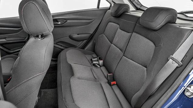 | <a href="https://beta-develop.quatrorodas.abril.com.br/carros/comparativos/renault-sandero-x-chevrolet-onix-x-hyundai-hb20-798448.shtml" rel="migration">Leia mais</a> | <a href="https://beta-develop.quatrorodas.abril.com.br/carros/comparativos/renault-sandero-x-chevrolet-onix-x-hyundai-hb20-798448.shtml" rel="migration">Leia mais</a>