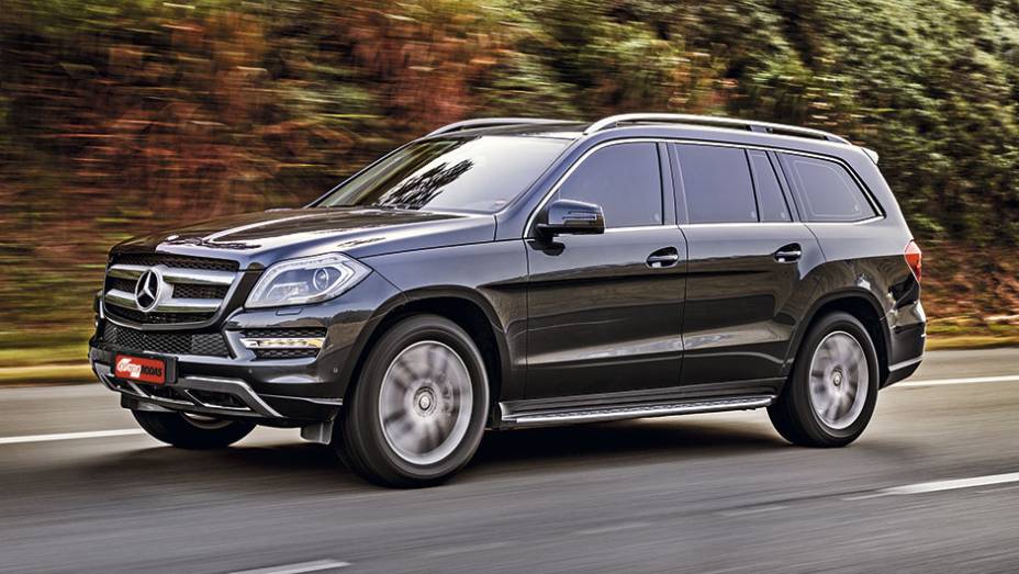SUV de luxo mede 5 m de comprimento e 1,8 m de altura | <a href="https://beta-develop.quatrorodas.abril.com.br/carros/impressoes/mercedes-benz-gl-350-bluetec-sport-798485.shtml" rel="migration">Leia mais</a>