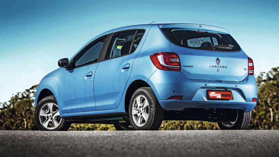 Completamente renovado, o Sandero ganhou linhas mais harmoniosas | <a href="https://beta-develop.quatrorodas.abril.com.br/carros/testes/renault-sandero-797579.shtml" rel="migration">Leia mais</a>