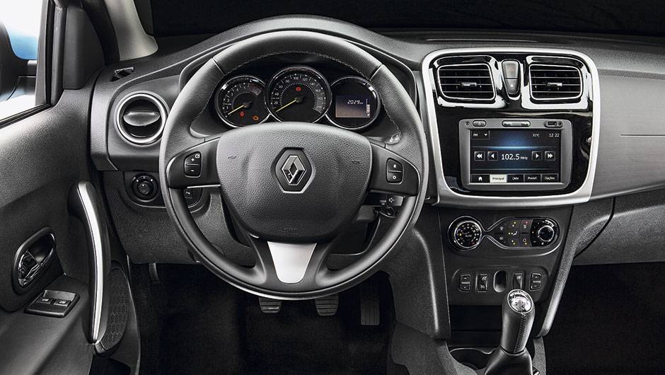 Volante multifuncional traz controle do piloto automático | <a href="https://beta-develop.quatrorodas.abril.com.br/carros/testes/renault-sandero-797579.shtml" rel="migration">Leia mais</a> Volante multifuncional traz controle do piloto automático | <a href="https://beta-develop.quatrorodas.abril.com.br/carros/testes/renault-sandero-797579.shtml" rel="migration">Leia mais</a>