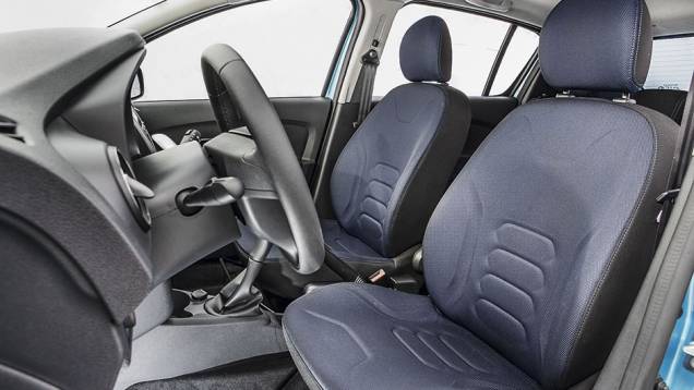A versão top tem bancos revestidos de tecido com relevo | <a href="https://beta-develop.quatrorodas.abril.com.br/carros/testes/renault-sandero-797579.shtml" rel="migration">Leia mais</a> A versão top tem bancos revestidos de tecido com relevo | <a href="https://beta-develop.quatrorodas.abril.com.br/carros/testes/renault-sandero-797579.shtml" rel="migration">Leia mais</a>