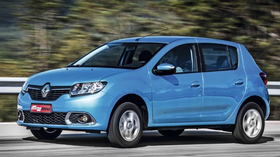 Versão topo de linha Dynamique tem repetidores nos retrovisores e faróis de neblina com molduras cromadas | <a href="https://beta-develop.quatrorodas.abril.com.br/carros/testes/renault-sandero-797579.shtml" rel="migration">Leia mais</a>