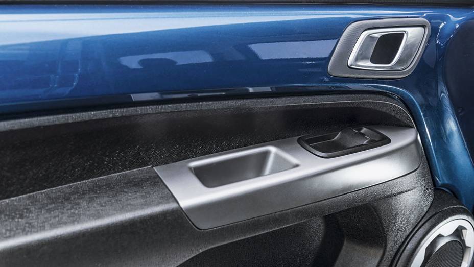 Maçanetas e alavanca do câmbio vêm da Ranger | <a href="https://beta-develop.quatrorodas.abril.com.br/carros/testes/troller-t4-800224.shtml" rel="migration">Leia mais</a> Maçanetas e alavanca do câmbio vêm da Ranger | <a href="https://beta-develop.quatrorodas.abril.com.br/carros/testes/troller-t4-800224.shtml" rel="migration">Leia mais</a>