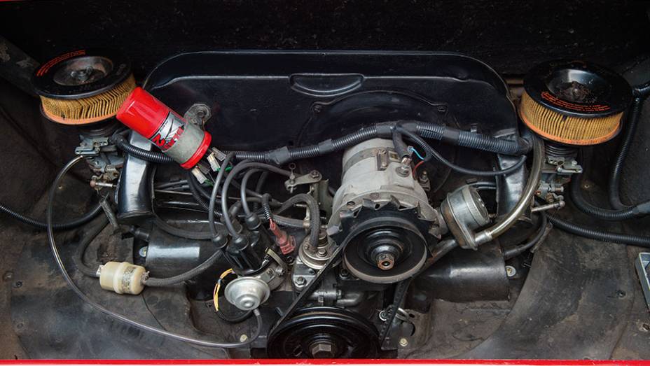 O motor era o tradicional VW a ar aumentado pata 1,7 litro | <a href="https://beta-develop.quatrorodas.abril.com.br/carros/classicos-brasileiros/puma-p-018-800504.shtml" target="_blank" rel="migration">Leia mais</a>
