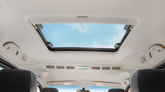Para a turma de trás, teto solar e ajustes de ar | <a href="https://beta-develop.quatrorodas.abril.com.br/carros/impressoes/jac-t8-800521.shtml" target="_blank" rel="migration">Leia mais</a> Para a turma de trás, teto solar e ajustes de ar | <a href="https://beta-develop.quatrorodas.abril.com.br/carros/impressoes/jac-t8-800521.shtml" target="_blank" rel="migration">Leia mais</a>