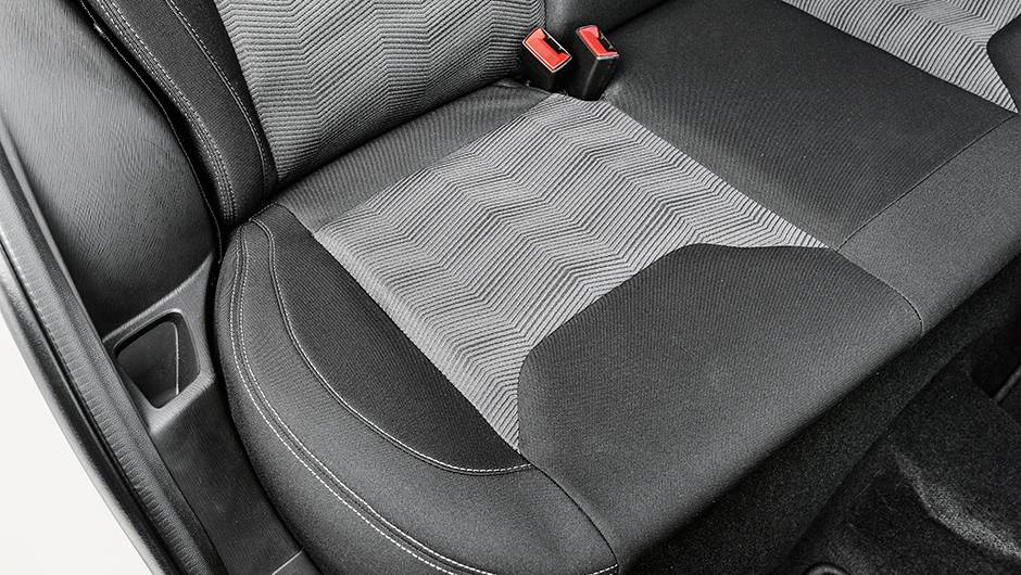  buraco no banco traseiro | <a href="https://beta-develop.quatrorodas.abril.com.br/carros/testes/novo-ford-ka-795762.shtml" rel="migration">Leia mais</a>